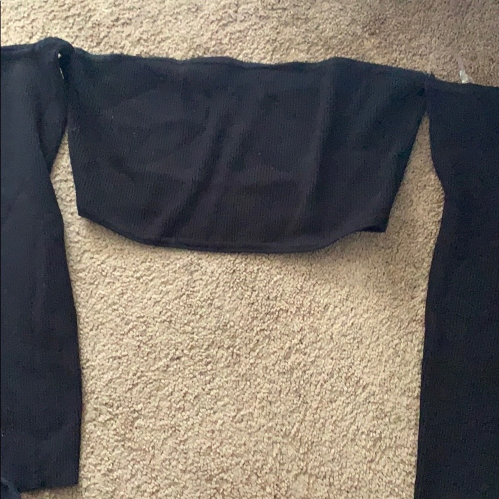 crop top with sleeves